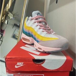 90 Air Max bugs women's size 8 brand new with box never worn